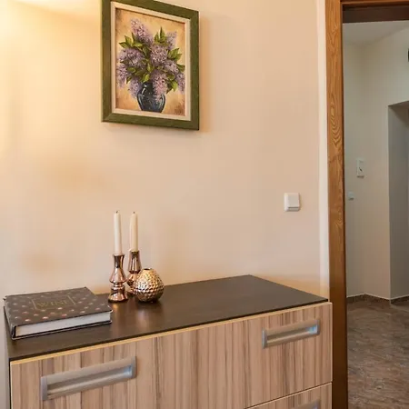 One Bedroom In Purpurna Zvezda Appartamento *